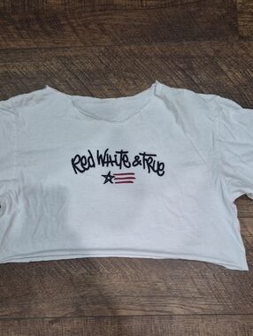 Women's White Graphic Crop Tee - "Red White & True" American Grunge Size Large
